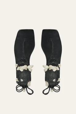 Amazonia Peruana Sandals In Black