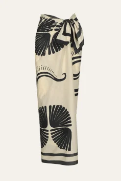 Kene Pareo In Ecru & Black