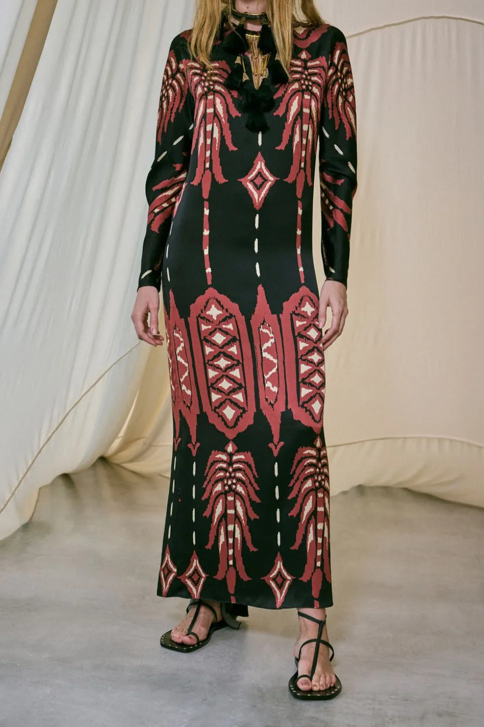 Maze Trek Sandals In Black