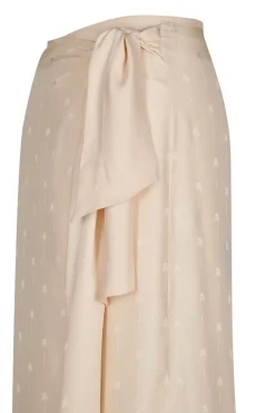 Sweet Palm Skirt In Ecru